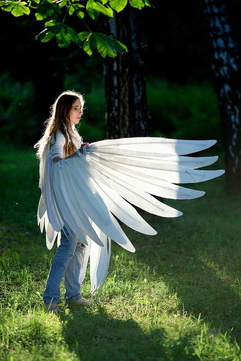 Diy Wing Cape, Bird Therian Gear, Bird Therian Mask, Harpy Costume, Bird Cosplay, Arm Wings, Wearable Art Recycled, Human Wings, Bird Wings Costume