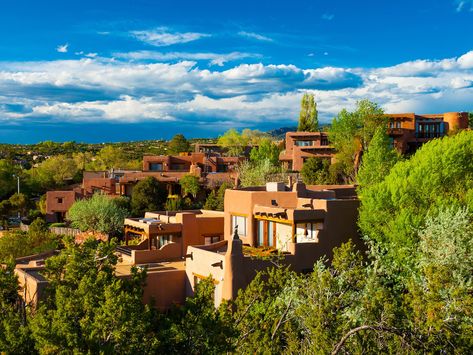 The Best Small Cities in the U.S. Best Winter Vacations, Affordable Honeymoon, Small Cities, Best Holiday Destinations, Honeymoon Spots, Sante Fe, Cultural Architecture, Spring Trip, Plaza Hotel