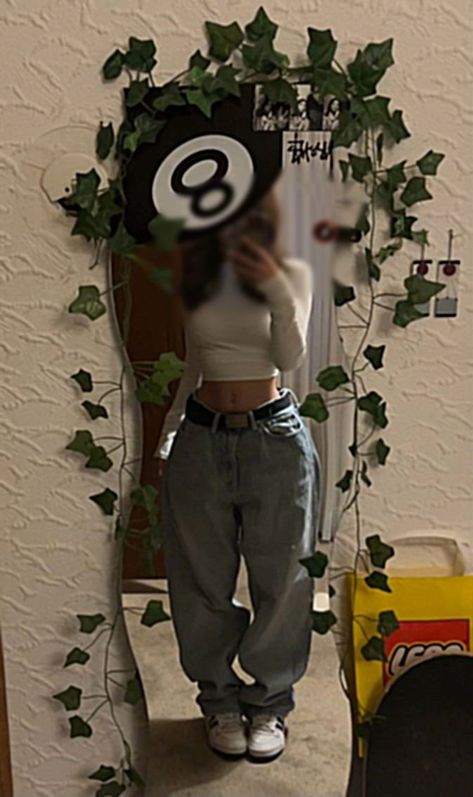 Stylish Tomboy, Pakaian Hipster, Peony Aesthetic, Fairy Grunge Style, Baggy Outfit Ideas, Cool Outfit Ideas, Downtown Outfits, Aesthetic Streetwear, Street Outfits