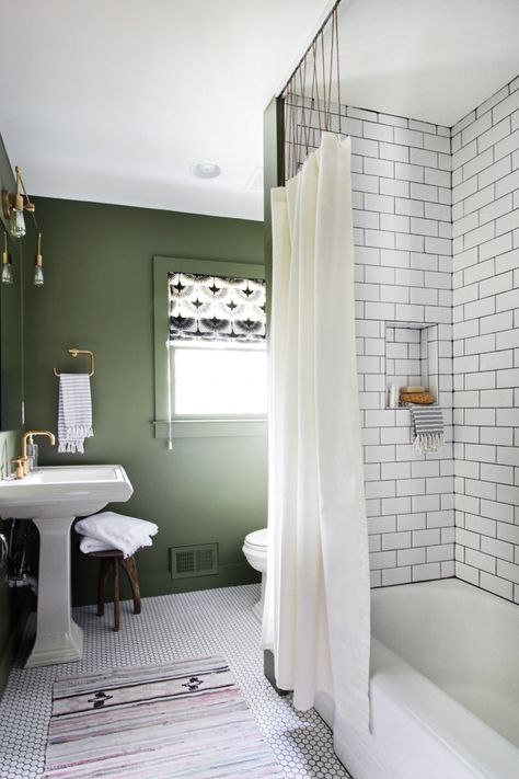 Bathroom Shower Track with Ball Chain | the Hunted Interior | Bloglovin’ Shower Curtain Track, Dark Green Bathrooms, Hunted Interior, Cozy Bathroom, Bathroom Inspiration Modern, Modern Shower Curtains, Bad Inspiration, Stunning Bathrooms, Green Walls