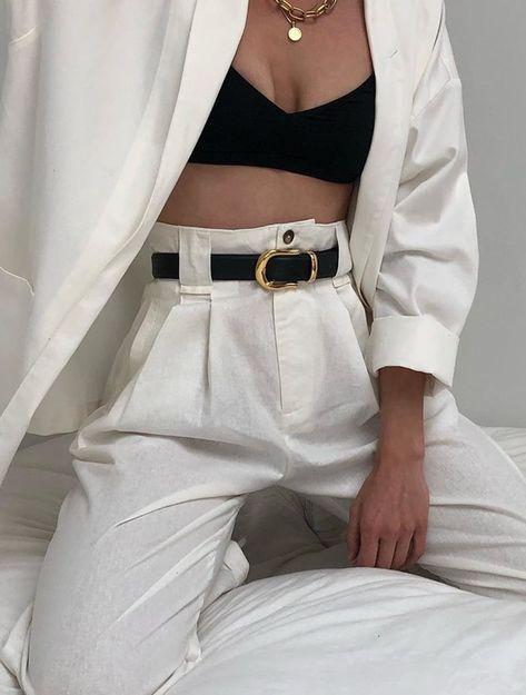 6 Incredibly Chic Bra Top Outfits to Wear as an Adult | Who What Wear UK Bra Top Outfit, Bra Outfit, Chic Bra, Mode Inspo, Looks Chic, Paco Rabanne, White Pants, Looks Vintage, Outfits Casuales