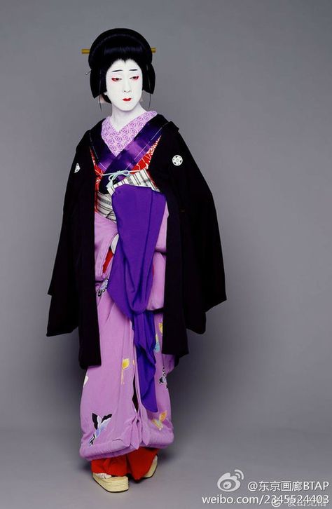 Kabuki Dance, Bando Tamasaburo, Dance Sequence, Kabuki Costume, The Kimono Gallery, Kimono Gallery, Japanese Traditional Clothing, Japanese Folklore, Japanese Geisha