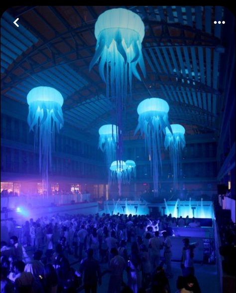 Jellyfish Lights, Deco Jungle, Club Lighting, Nightclub Design, Astuces Diy, Aquarium Design, Salou, Ocean Themes, Light Installation