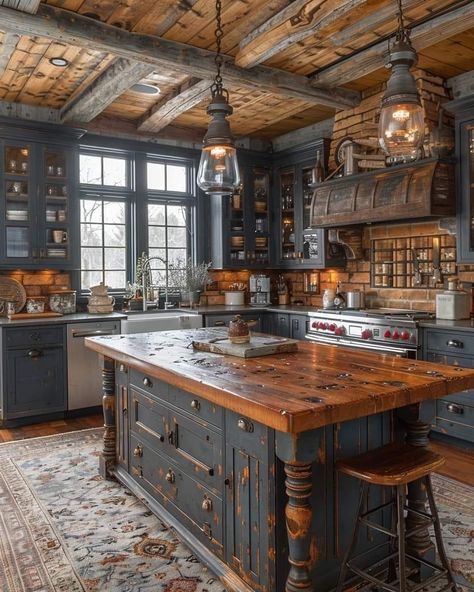 Cozy House Kitchen, Tavern Kitchen, 1800s Kitchen, Rustic Kitchen Design, Farmhouse Kitchen Design, Cabin Kitchens, Rustic Home Design, Kitchen Cabinet Colors, Kitchen Inspiration Design