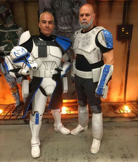 Phase 2 Rex with Old Rex at Montreal Comicon. Photo curtesy of the 501st local garrison Forteresse Impériale. Clone Cosplay, Comicon Cosplay, Prop Replicas, Captain Rex, Space Ranger, 501st Legion, Custom Helmets, Cosplay Armor, Star Wars 2