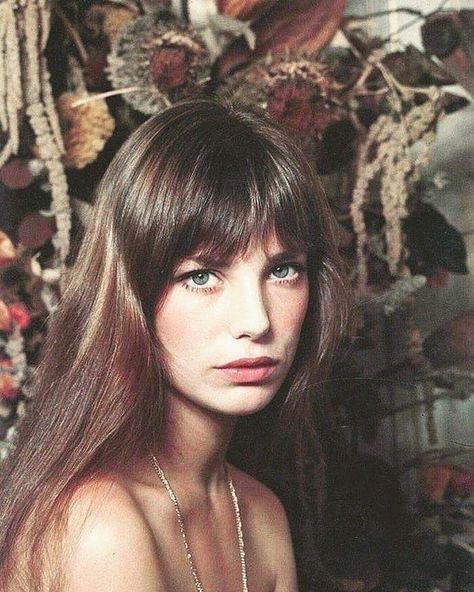 60s Bangs, 60s Hair, 1970's Fashion, 1960's Fashion, Girl Haircuts, Haircuts Straight Hair, Long Hair With Bangs, Jane Birkin, Dye My Hair