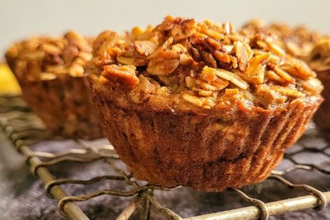 Oat Banana Muffins - Hip Hip Gourmet Healthy Muffin Recipes, Healthy Muffins, Banana Muffins, Stuffed Hot Peppers, Muffin Recipes, Oats, Pickles, Condiments, Muffins