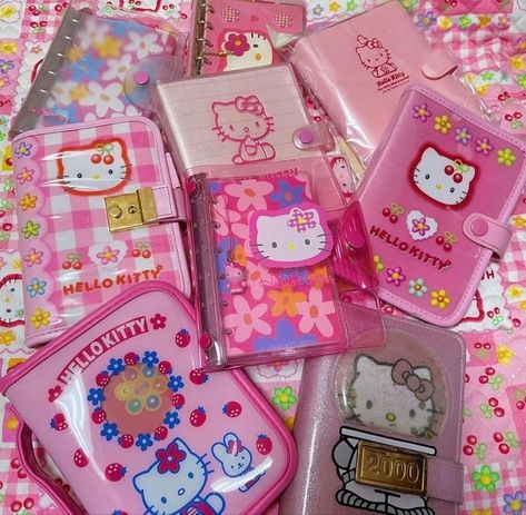 🐱 on Twitter: "sanrio stationery supplies >>>… " Tweencore Aesthetic, Sanriocore Aesthetic, Cute Melody, Charmmy Kitty, Hello Kitty Aesthetic, Cool Journals, Hello Kitty Items, Aesthetic Cute, Cute Stationery