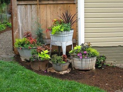 Have Inspiration, Garden Containers, Garden Yard Ideas, Cool Ideas, Rustic Gardens, Outdoor Ideas, Lawn And Garden, Shade Garden, Garden And Yard