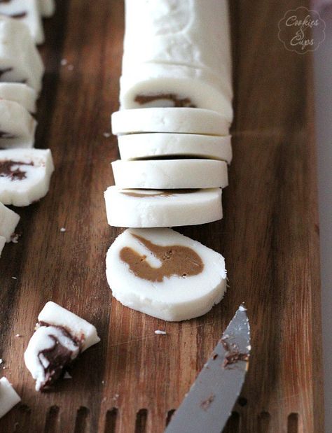 Pinwheel Candy Recipe, Pinwheel Candy, Easy Homemade Candy, Cookies And Cups, Peanut Butter Candy, Candy Truffles, Homemade Candy, Candy Recipe, Candy Recipes Homemade