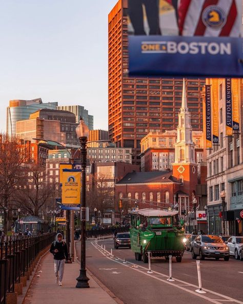 Boston, Massachusetts 📸: [instagram.com/jackdarylphotography] Boston Living, Massachusetts Aesthetic, Boston Aesthetic, Somerville Massachusetts, Boston Trip, Suffolk University, College Motivation, Living In Boston, University Of Massachusetts