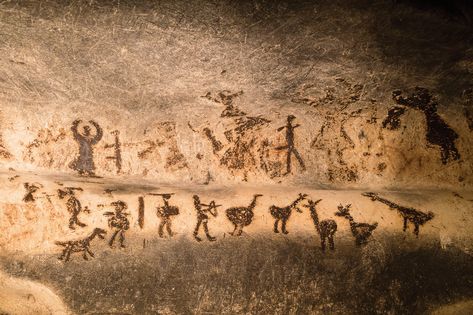 Scientists date an Indonesian cave painting as 40,000 years old—shaking up previous ideas about art's origins and migration. California Hot Springs, Beautiful Cave, Bulgarian History, Neolithic Art, Platinum End, Prehistoric Planet, Prehistoric Age, Bulgarian Folklore, Cave Drawings