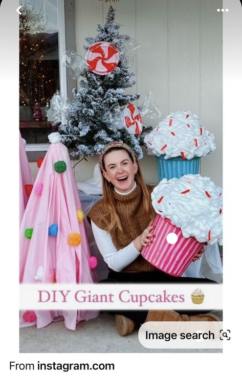 Gingerbread House Decor, Diy Candyland, Christmas Parade Floats, Candy Decorations Diy, Gingerbread Christmas Decor, Gingerbread House Decorations, Candyland Birthday, Giant Cupcakes, Christmas Float Ideas