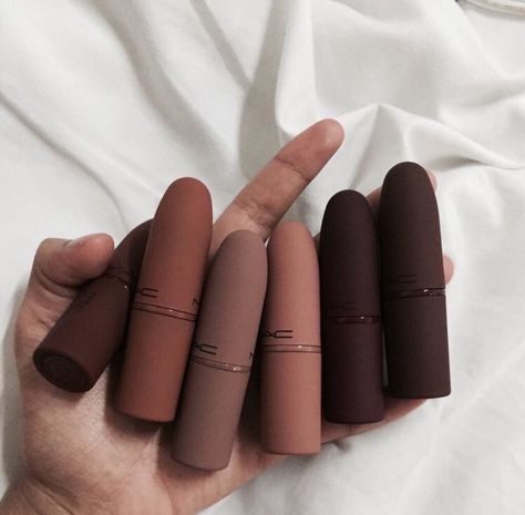 M A C Penyimpanan Makeup, Alat Makeup, Mac Makeup, Mac Lipstick, Makeup Goals, Love Makeup, Cute Makeup, Aesthetic Makeup, Beautiful Makeup