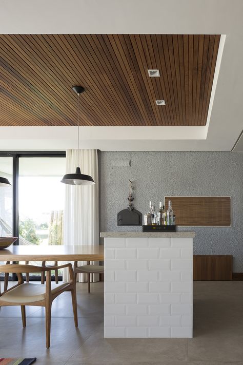 Wood Slat Ceiling, Kitchen Ceiling Design, Wooden Ceiling Design, New Ceiling Design, Pvc Ceiling Design, Interior Ceiling Design, House Ceiling Design, Wooden Ceiling, Ceiling Design Living Room