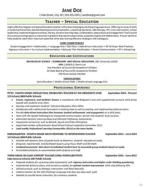 This resume was created for a beginning Special Education Teacher hoping to land employment closer to home. The teaching candidate is currently employed but has to commute over an hour to work each day. Since it can be difficult for less experienced teachers to stand out in large applicant pools, Teacher Resume Examples Experienced, Data Driven Instruction, Learning Maps, Teacher Resume Examples, Teaching Resume, Teacher Interviews, Writing Business, Education Resume, Teaching Job