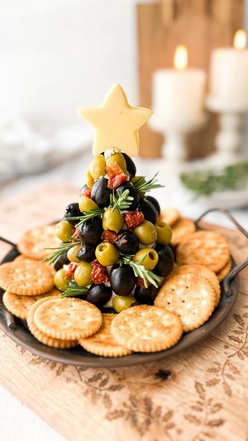 Olive Green And Black Christmas Decor, Boursin Christmas Tree, Cream Cheese Christmas Tree, Cheese Christmas Tree, Christmas Cheese Ball, Christmas Cheeseboard, Cheese Christmas, Cheese And Cracker Tray, Christmas Starters