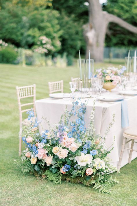 A Quintessentially English Country House Wedding In Oxfordshire ⋆ Ruffled Romantic Wedding Flowers, English Garden Wedding, Country House Wedding, Country Garden Weddings, English Wedding, Beautiful Wedding Venues, Theme Color, Pastel Wedding, English Country House