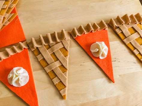 Table Decorations Fall, Felt Pie, Pie Banner, Fall Garland Diy, Thanksgiving Garland, Fall Autumn Decor, Thanksgiving Pie, Pie Slice, Felt Banner