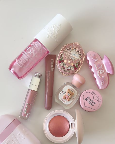 pink friday 🌸 currently sitting at a random waiting room wishing I cleaned my bag out before this, what are you doing ? happy friday bbs! (: 🏷️ #pinkaesthetic #pastelaesthetic #pinterestaesthetic #pinkpinkpink #flowerknows #soldejaneiro #viralbeauty #ugccreator Friday Aesthetic, Brazilian Jasmine, Doing My Makeup, Perfume Mist, Pink Friday, Beauty Advice, Pink Makeup, Waiting Rooms, My Bag