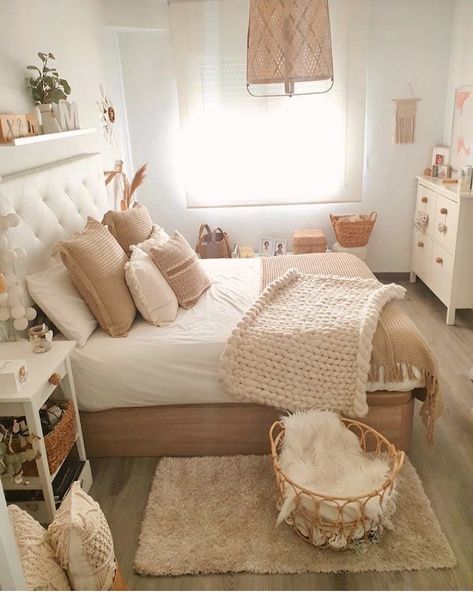 Nice Rooms Bedrooms, Cozy Room Decor Bedroom Aesthetic, Cute Boho Room Ideas, Tan Room Ideas, Single Room Ideas, Room Decor Ikea, Minimalist Room Ideas, Idea Bedroom