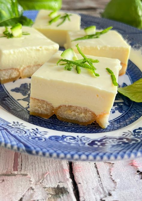 Lemon Fridge Tart Recipe, Yoghurt Tart Recipe, Yogurt Fridge Tart Recipe, Yogurt Tart Recipe, Jelly And Yoghurt Dessert, Easy Fridge Tarts Recipes, Fridge Tarts Recipes, Guava Desserts, Yogurt Tart