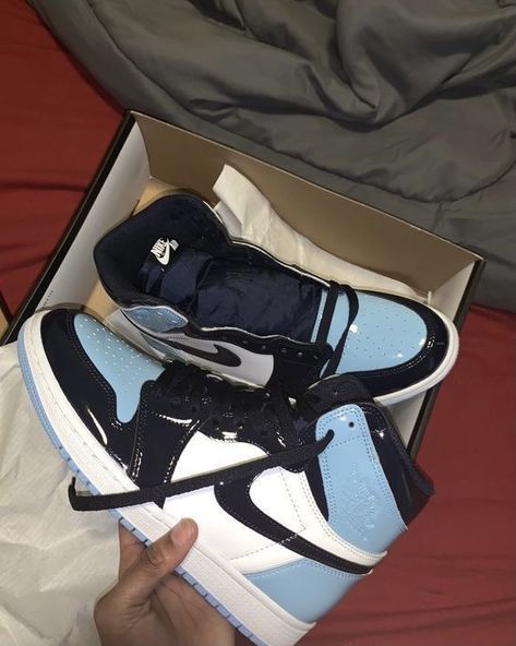 Air Jordan 1 Blue Chill, Women Nike Shoes Outfit, Jordan 1 Blue Chill, Air Jordan 1 Blue, White Shoes Outfit, Nike Shoes Blue, Jordan 1 Blue, Nike Air Force 1 Outfit, Nike Sneakers Outfit