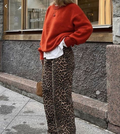 very casual and cute #leopard #style #mode #fashion #cute #printjean #outfit #forfall #forspring #summer #leopard Leopard Print Trousers Outfit Winter, Leopard Print Barrel Jeans Outfit, Leopard Overalls Outfit, Leopard Pants Outfit Fall, Leopard Barrel Jeans Outfit, Leopard Print Trousers, Leopard Pants Outfit Summer, Leopard Trousers Outfit, Leopard Pants Outfit 2024