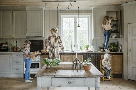 A Beautiful Rustic Home in Rural North Sweden Wood Panelled Walls, Finnish Cottage, North Sweden, Scandi Cottage, Scandi Rustic, Cottage Landscaping, Panelled Walls, Unfitted Kitchen, Modern Provincial