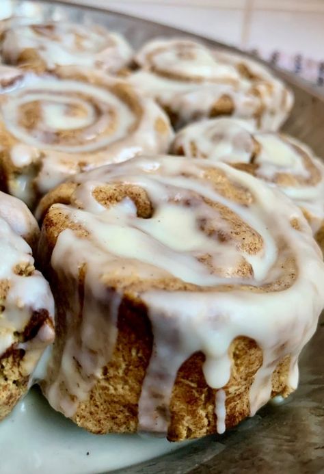 Protein Cinammon Rolls, Almond Flour Cinnamon Rolls Easy, Coconut Flour Cinnamon Rolls, Almond Flour Cinnamon Rolls, Low Carb Cinnamon Rolls, Protein Powder Baking, Protein Cinnamon Rolls, Healthy Protein Desserts, Macro Tracking