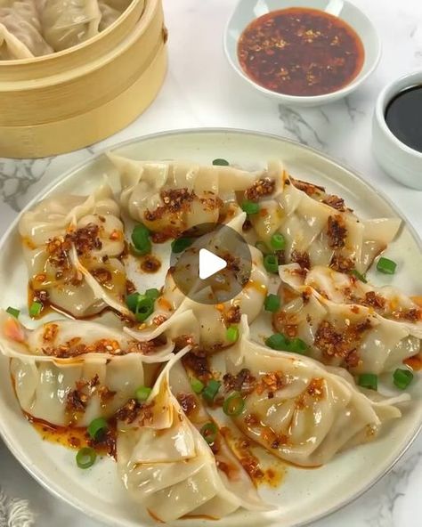 Pork With Cabbage, Cabbage Dumplings, Asian Soup Recipes, Black Vinegar, Lucky Food, Healthy Food Prep, Pork And Cabbage, Wonton Recipes, Pork Dumpling