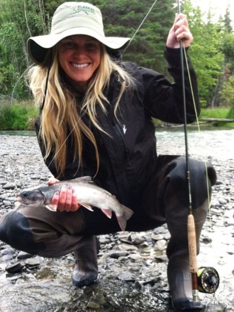 . Girl Fishing Outfit, Flyfishing Women, Fishing Fashion, Women's Fishing, Fishing Woman, Girl Fishing, Fishing Girl, Girls Fishing, Fly Fishing Girls