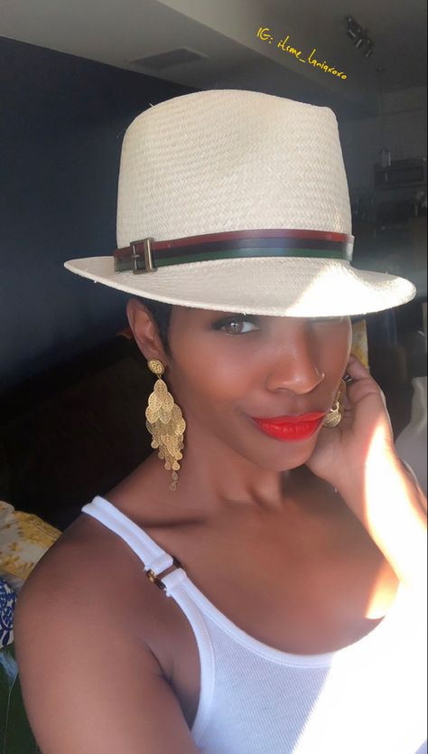 Fedora Hat Short Hair Black Women, Hats For Women With Short Hair, Summer Hats For Women With Short Hair, Fedora With Short Hair, Red Fedora Hat Outfit, Ladies Hats Casual, Short Hair And Hats, Hats Short Hair, Hats For Short Hair