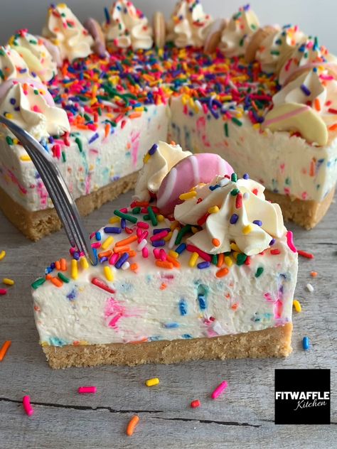 Fitwaffle Kitchen, Birthday Cheesecake Recipes, Birthday Cake Cheesecake, Cheesecake Decoration, Birthday Cheesecake, Cake Cheesecake, Cheesecake Filling, Specialty Cakes, Cheesecake Recipe