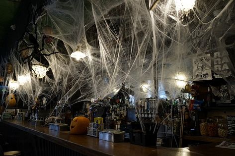 Web Bar, Halloween Bar, Beer Photos, Pop Up Bar, Halloween Cans, Bars And Clubs, Venue Decorations, Coffee Shop Design, Well Decor