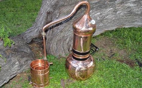 Pot Still vs Flip Top Still - Whiskey Still Pro Shop Micro Distillery, Essential Oil Still, Moonshine Still Plans, Oil Distiller, Copper Moonshine Still, Home Distilling, Distilling Equipment, Whiskey Still, Copper Pot Still