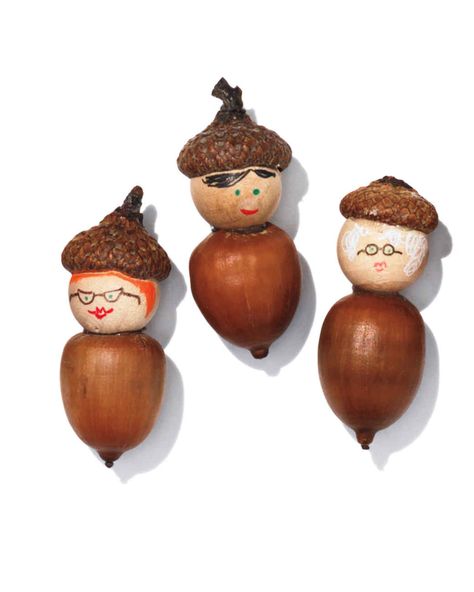 Acorn Doll "Family" | Martha Stewart Living Mess Free Craft, Thanksgiving Crafts For Toddlers, Acorn Crafts, Thanksgiving Crafts For Kids, Family Feast, Homeschool Kindergarten, Doll Family, Fall Crafts For Kids, Thanksgiving Crafts