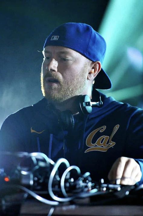 As we count down the days until we officially unite for EDC Las Vegas 2022, Eric Prydz has recently teased new music which will be debuted on stage at this year’s festival. Photo Credits: Eric Prydz Official Press Eric Prydz, Edc Las Vegas, Teaser Video, Festival Photo, Electronic Dance Music, Music People, Dubstep, On Stage, A Series