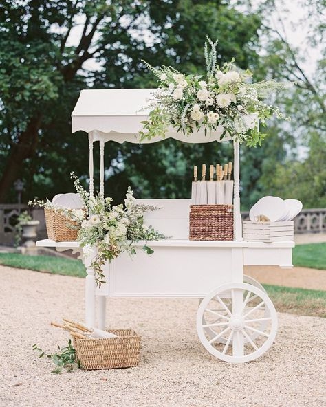 Wedding Inspiration Ideas (@weddingsparrow) • Instagram photos and videos Drink Cart Wedding, Drink Cart, Welcome Table, European Wedding, Inspiration Ideas, Bar Decor, Wedding Table, Party Ideas, Wedding Inspiration