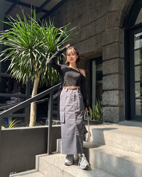 Utility Skirt Outfit, Long Skirt Summer Outfit, Air Max 97 Outfit, Fashion Long Skirt, Cafe Outfit, Ootd Outfit Ideas, Birthday Fit, Outfit Nike, Long Skirt Summer