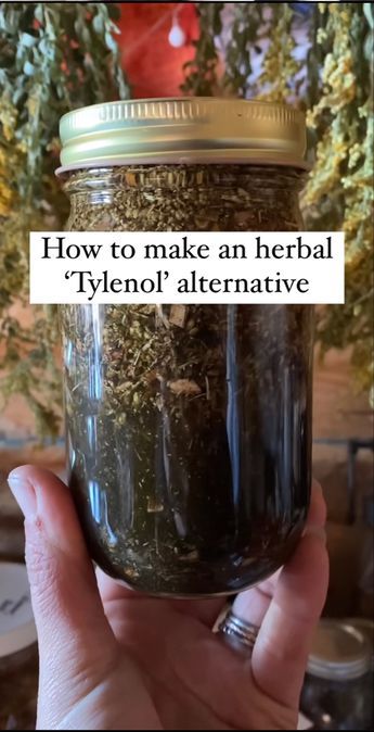 Medicinal Herbs Remedies, Herbal Medicine Recipes, Herbal Remedies Recipes, Diy Herbal Remedies, Medical Herbs, Sick Remedies, Fever Reducer, Herbal Tinctures, Herbal Recipes