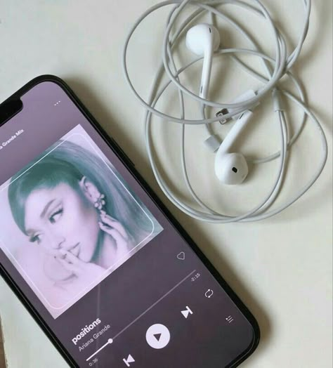 Earpiece Aesthetic, Quote Beauty, Makeup Dior, Ariana Grande Songs, Tiny Elephant, Iphone Obsession, Eternal Sunshine, Music Aesthetic, Grey's Anatomy