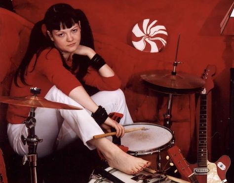 Meg Jack And Meg White, Women Drummers, Megan White, Wanda Jackson, Meg White, Seven Nation Army, Meg Ryan, Female Musicians, The White Stripes