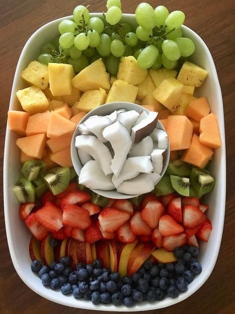 Salad 🥗 lovers | Wow fruits salad 🤤 | Facebook Fruits Salad, Fruit Platter Designs, Decorações Com Comidas, Healthy Food Motivation, Healthy Lifestyle Food, Yummy Comfort Food, Food Goals, Food Platters, Food Obsession