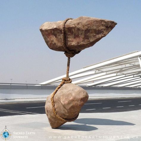 Smaban Abbas’s Cairo airport sculpture, looks like it defies the laws of physics. Rock Balancing, Rock Sculpture, Jeff Koons, Unusual Art, Tableau Art, Contemporary Sculpture, Outdoor Sculpture, Stone Sculpture, Modern Sculpture