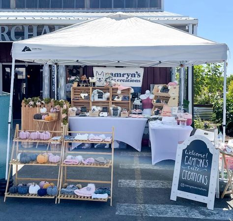 display items you need for your first market Festival Booth Display, Market Stall Display, Farmers Market Booth, Farmers Market Display, Vendor Booth Display, Craft Fair Booth Display, Cookie Display, Stall Display, Festival Booth