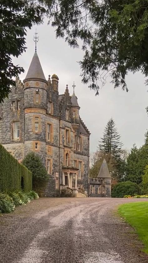 Cork Aesthetics, Scottish Architecture Traditional, Scottish Manor House, Scottish Mansion, Scottish Estate, Scottish Architecture, Scotland Cottage, Manor Aesthetic, Scotland Aesthetic