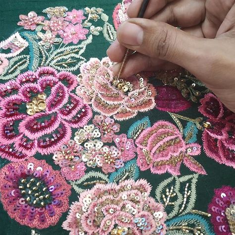 Resham Embroidery Design, Floral Sequin Embroidery, Resham Work Embroidery Blouses, Sequin Design Embroidery, Cut Dana Work Designs, Sequins Embroidery Blouse, Sequin Flowers Embroidery, Cut Dana Work Embroidery, Sequin Embroidery Designs