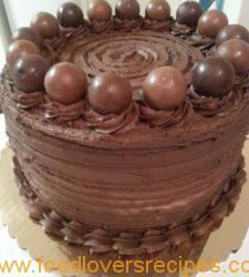 Chocolate Lovers Birthday Cake, Sjokolade Koek, Groot Koeke, The Most Amazing Chocolate Cake, Most Amazing Chocolate Cake, Coconut Curry Chicken Recipes, Chocolate Icing Recipes, Amazing Chocolate Cake, Food Lovers Recipes