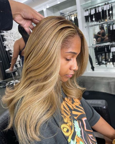 Beyonce Blonde Hair, Beyonce Hair Color, Beyonce Blonde, Blonde Natural Hair, Beyonce Hair, Short Sassy Hair, Dyed Natural Hair, Honey Blonde Hair, Ash Blonde Hair